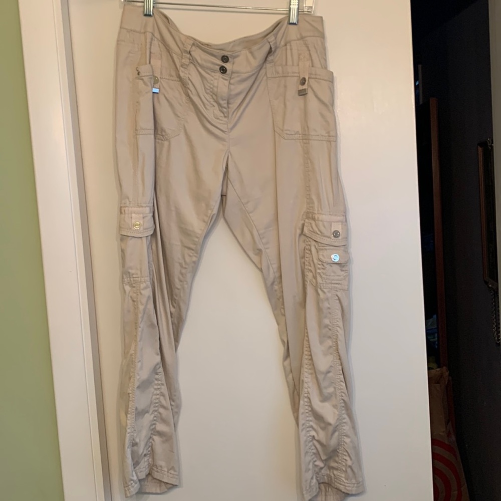 White House Black Market Crop Pant Size 6